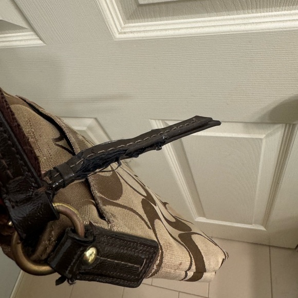 Coach monogram crossbody purse - Picture 5 of 5